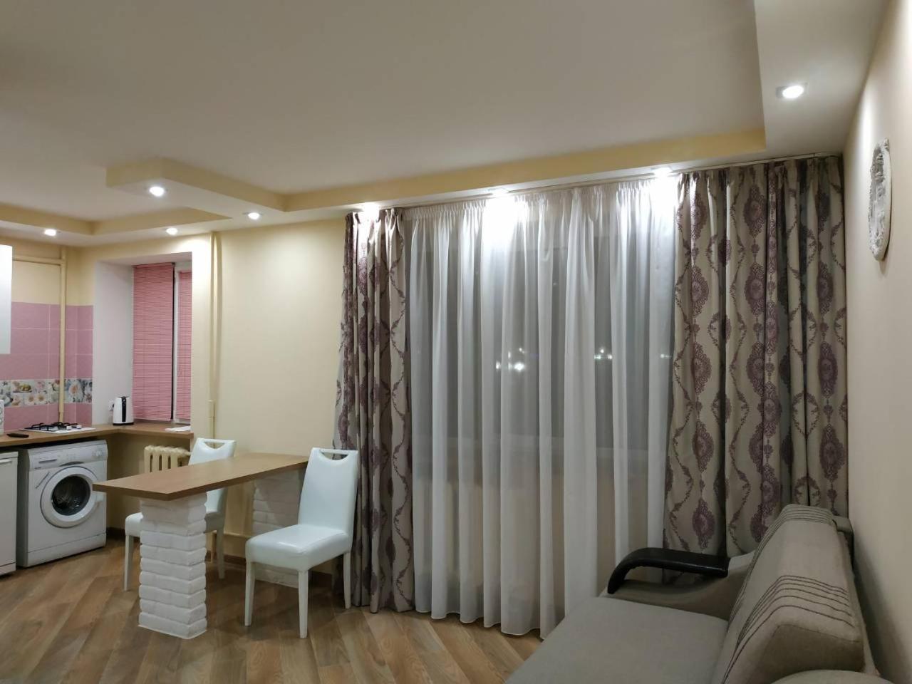 Apartments In The Center Maidan Rivne Exteriér fotografie